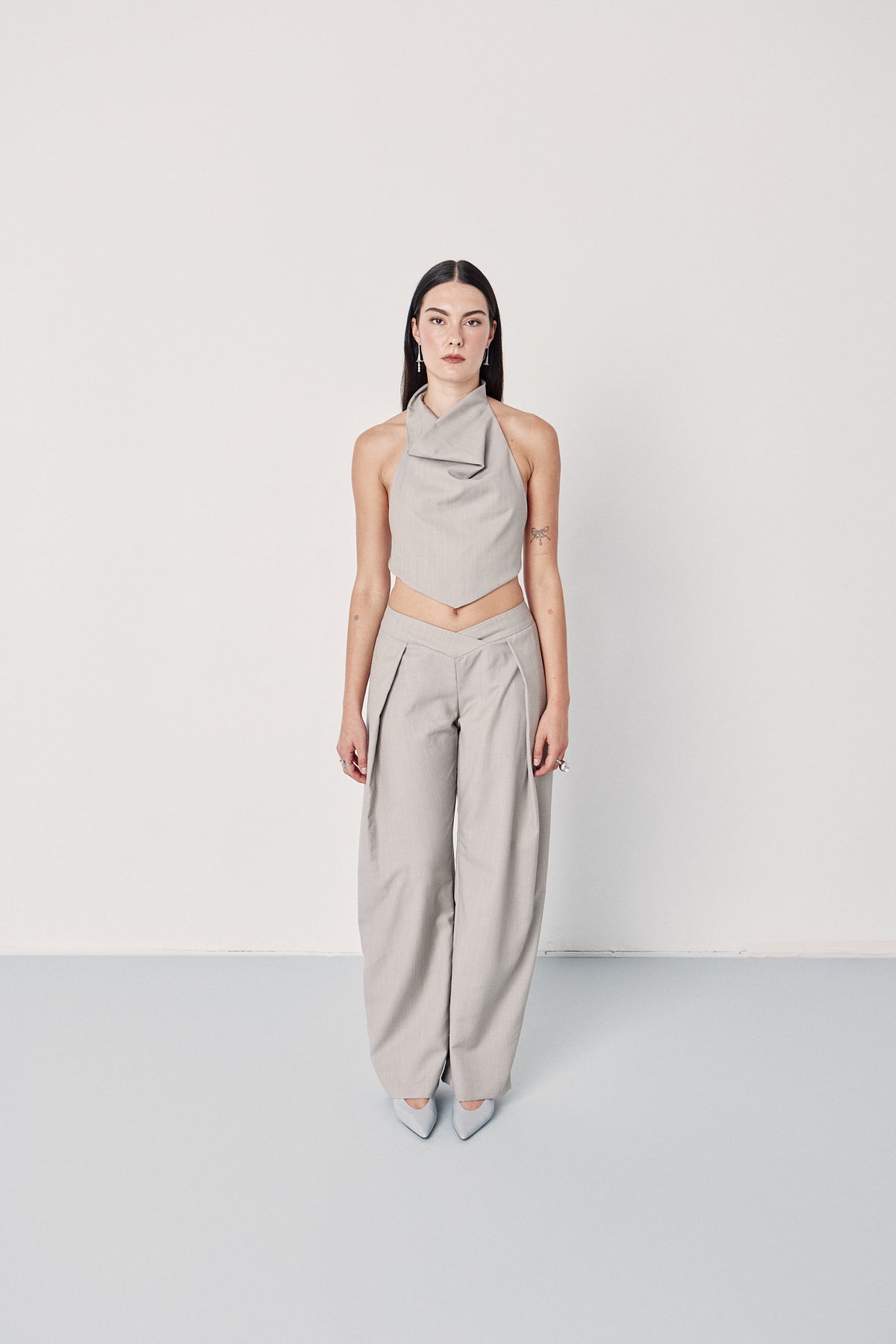 V-waist Pants