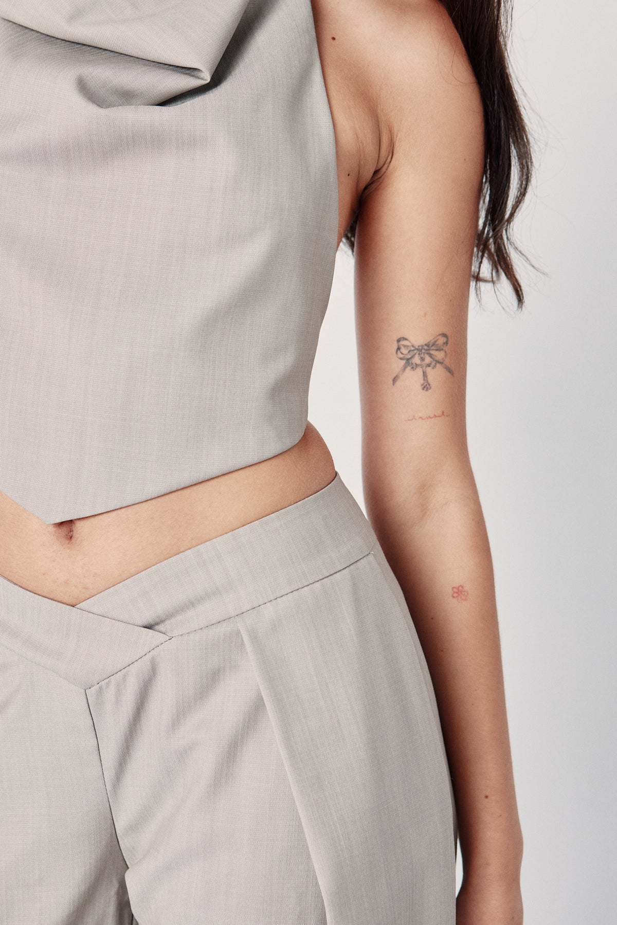 V-waist Pants